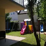 Bursztyn 2 - Na Parterze - Rowery - Plac Zabaw - Tenis Stolowy Homestay szállás *