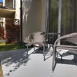 Bursztyn 2 - Na Parterze - Rowery - Plac Zabaw - Tenis Stolowy Homestay szállás *