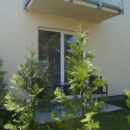 Bursztyn 2 - Na Parterze - Rowery - Plac Zabaw - Tenis Stolowy Ubytování v soukromí Rewal