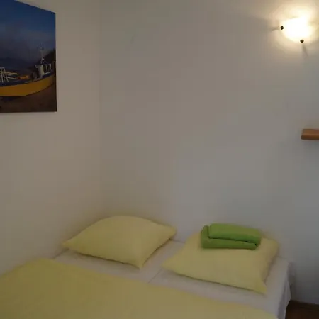 Bursztyn 2 - Na Parterze - Rowery - Plac Zabaw - Tenis Stolowy Quarto em Acomodações Particulares Rewal