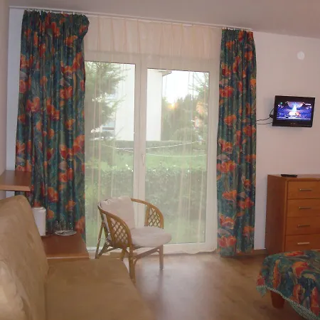 Bursztyn 2 - Na Parterze - Rowery - Plac Zabaw - Tenis Stolowy Ubytování v soukromí Rewal