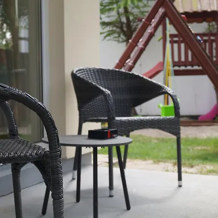 Bursztyn 2 - Na Parterze - Rowery - Plac Zabaw - Tenis Stolowy Ubytování v soukromí Rewal