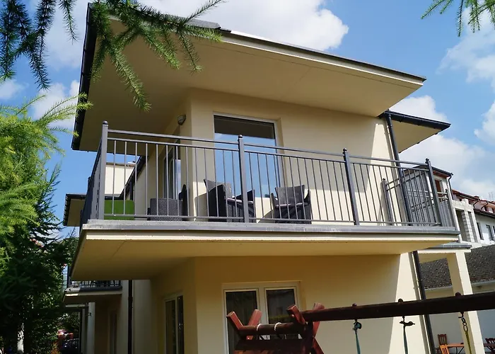 Bursztyn 2 - Na Parterze - Rowery - Plac Zabaw - Tenis Stolowy Homestay szállás *